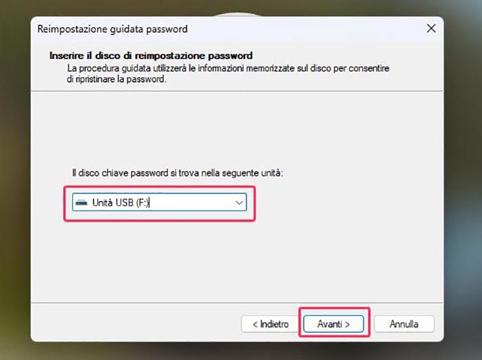 Seleziona l’unità di recupero password e clicca su Avanti